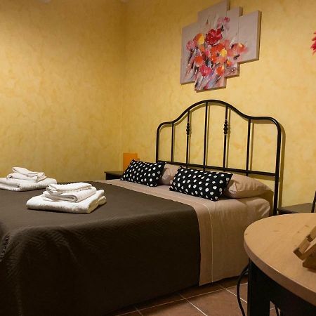 Вілла “Il Vicolo” Casa Vacanze Кастельмола Екстер'єр фото