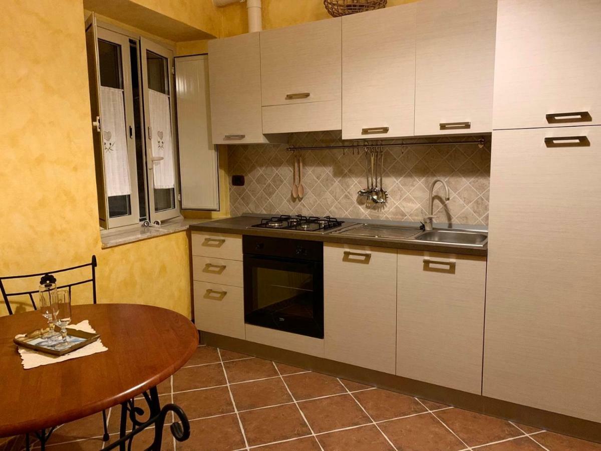Вілла “Il Vicolo” Casa Vacanze Кастельмола Екстер'єр фото